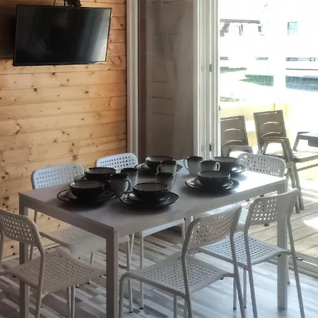 Gorgeous In With Kitchen Holiday home *